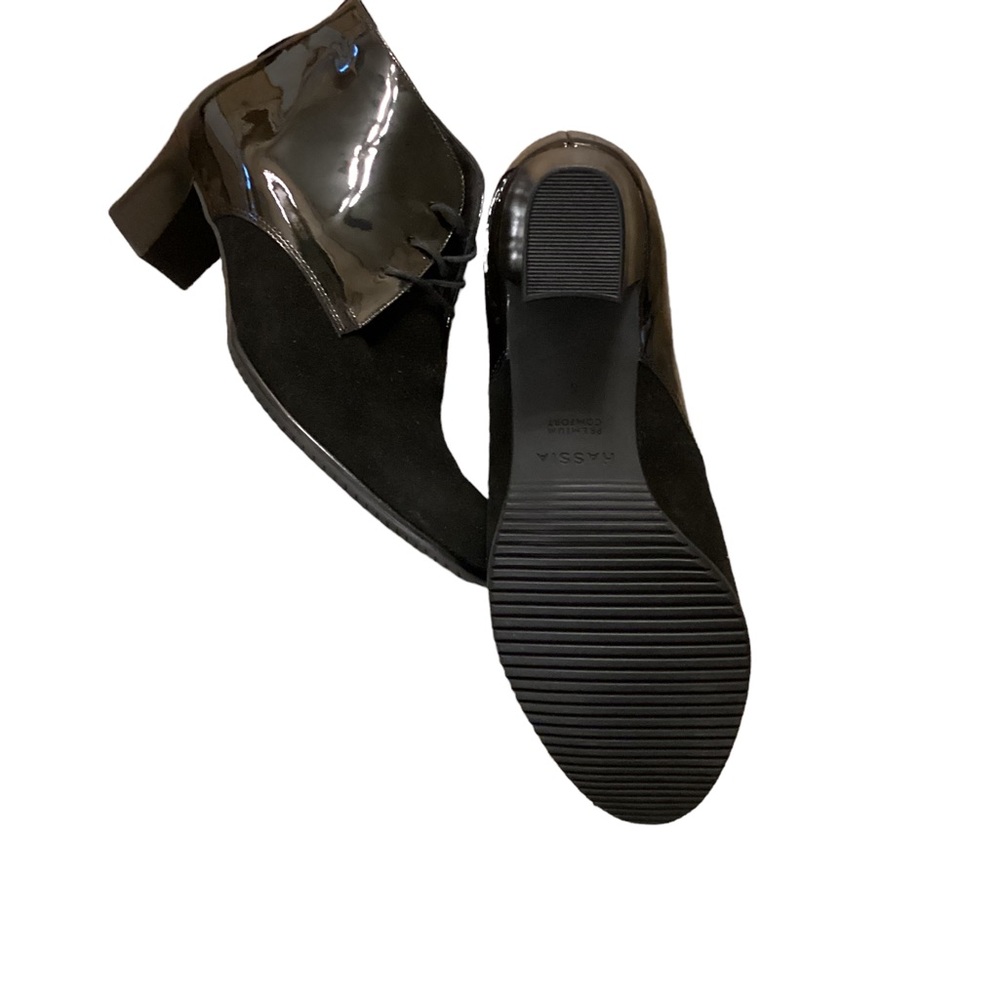 Hassia bootie in black patent/ suede size 7.5 NWOT